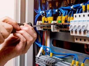 خدمات برقکاری در خیابات کارگر