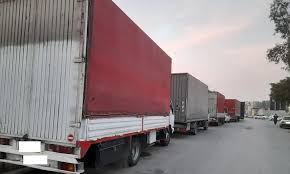 اسباب‌کشی در میدان قیام همراه با باربری ارزان و سریع