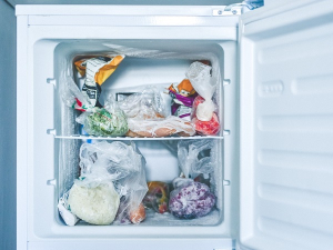 چرا داخل یخچال یخ می‌زند؟ 