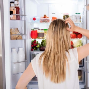 چرا یخچال ضربه می‌زند؟ بررسی مشکل ویز و تقه‌زدن موتور